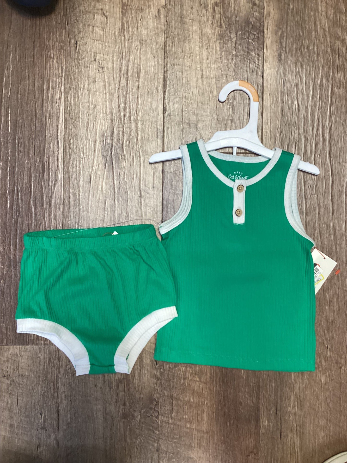 12M Cat&Jack Green Outfit