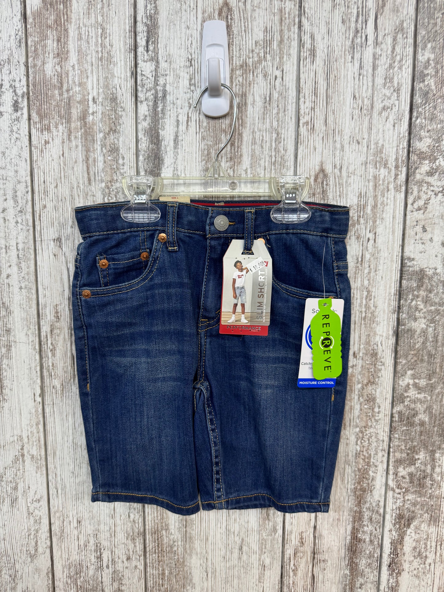 S (7) Levi's Slim Shorts