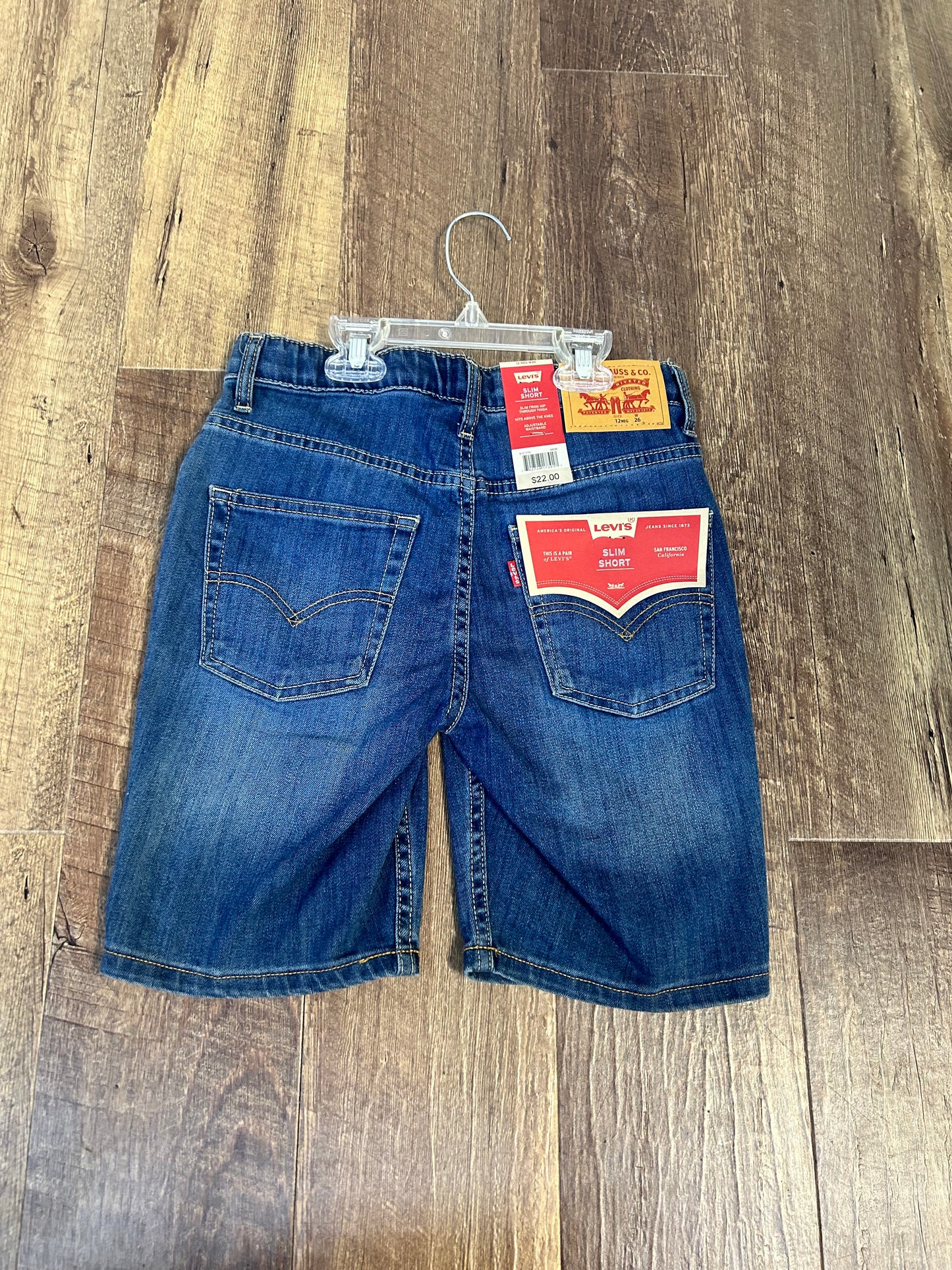 12 Reg W26 Levi's Slim Shorts