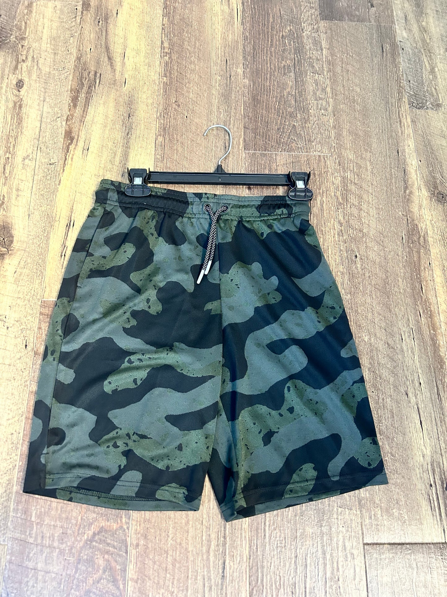 L (12/14) All In Motion Shorts